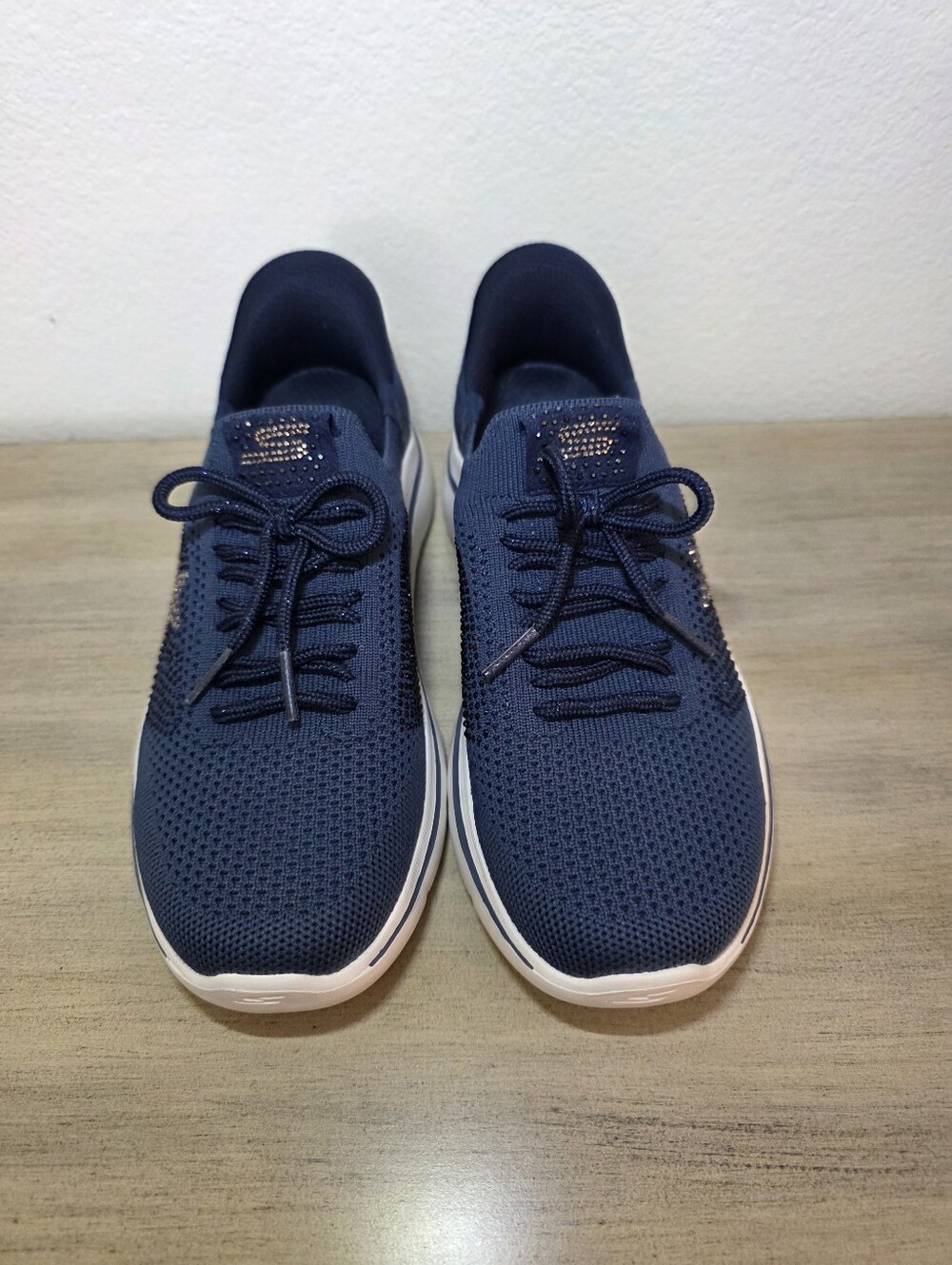 Skechers Navy Slip-On Memory Foam Walking Shoes 6 NEW - Picture 3 of 9